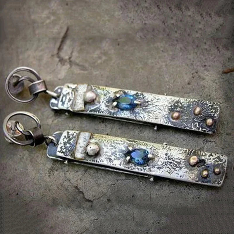 Pendientes de piedra azul hechos a mano