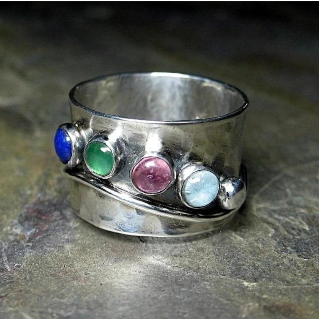 Anillo con piedra de nacimiento