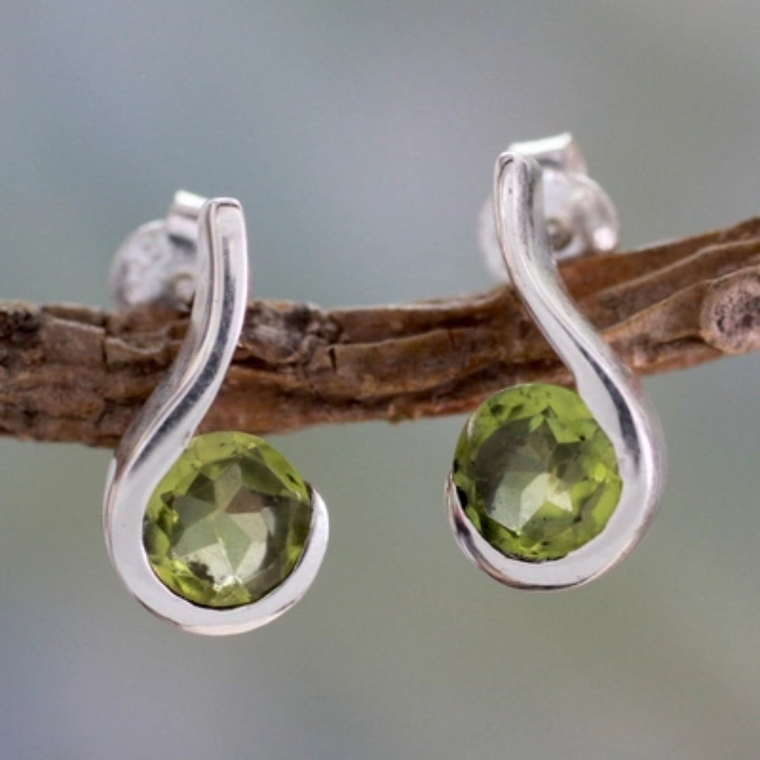 Pendientes vintage de plata con circonita cúbica verde oliva