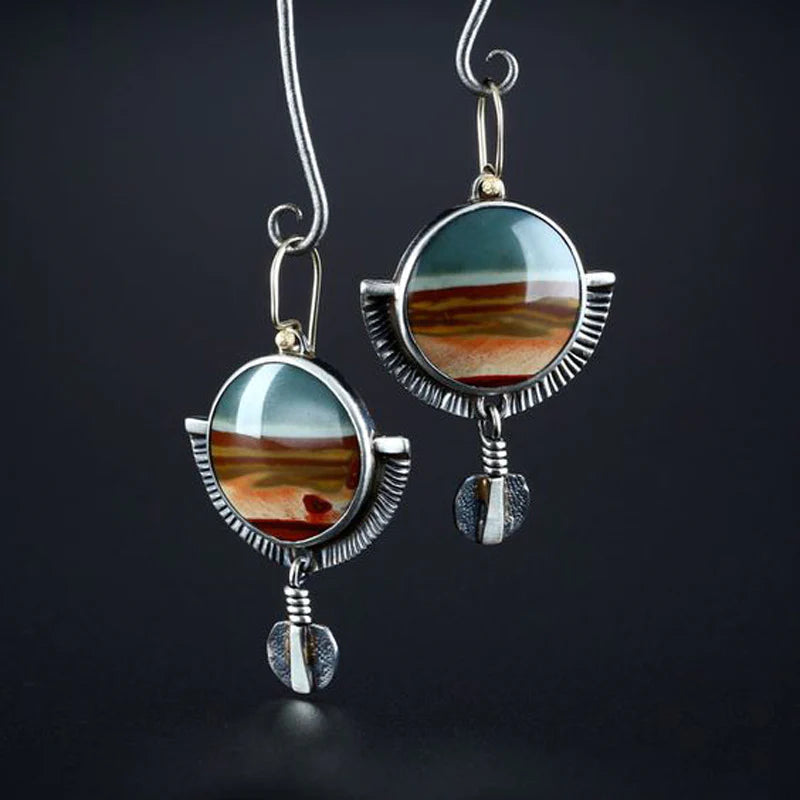 Pendientes creativos de estilo étnico.
