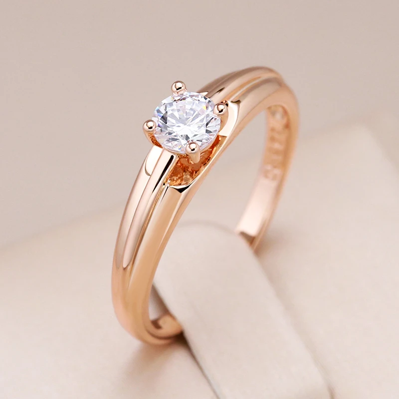 Anillo elegante con circonitas