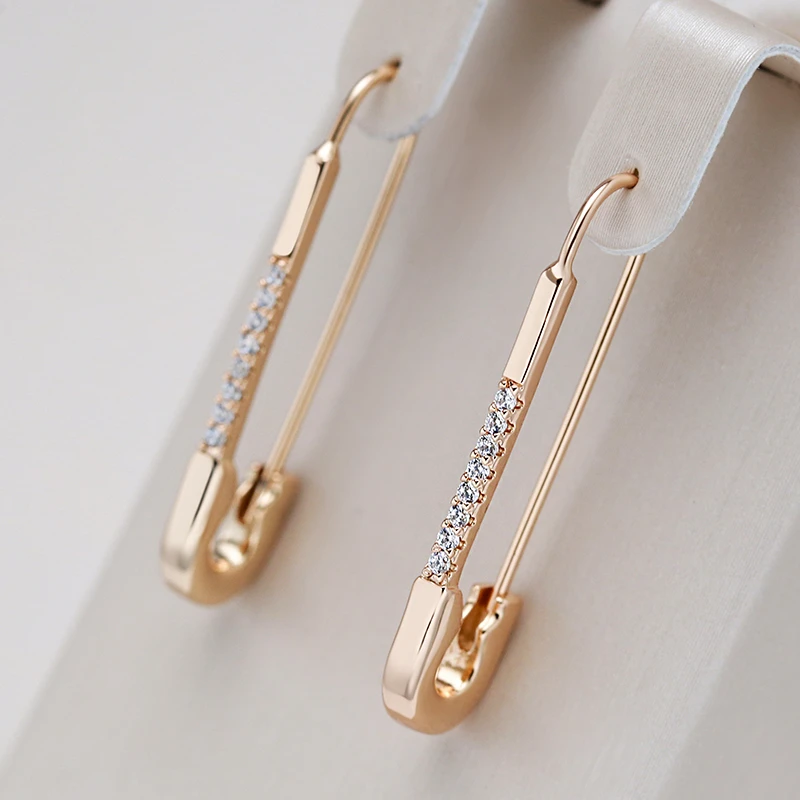 Pendientes de clip elegantes en oro