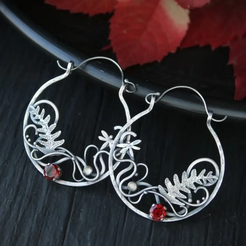 Pendientes vintage con circonita roja en plata de primera ley