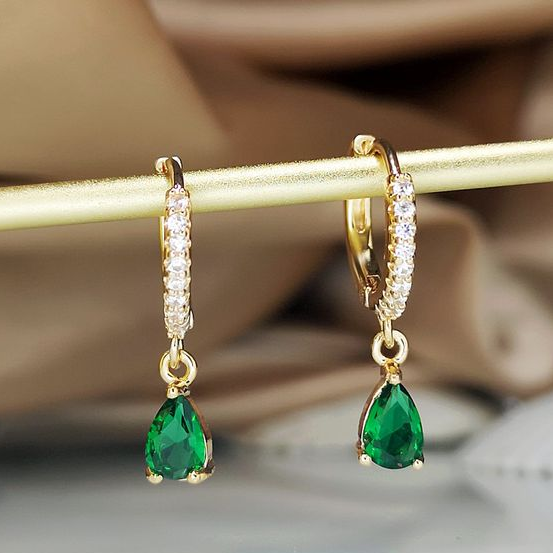 Pendientes con cristal colgante en oro