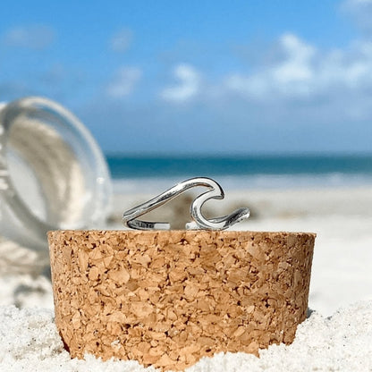 Anillo de olas de mar de plata