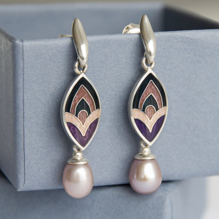 Pendientes vintage de perlas y esmalte