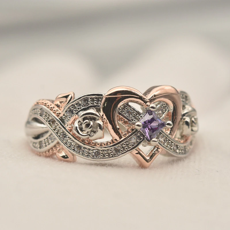 Anillo elegante y brillante con forma de corazón de oro rosa
