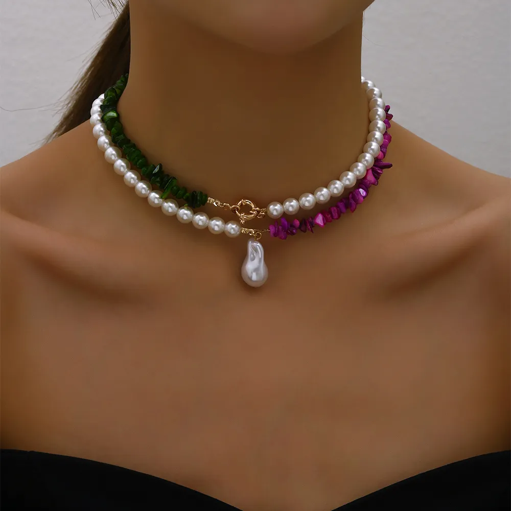 Elegante collar de perlas barrocas de colores
