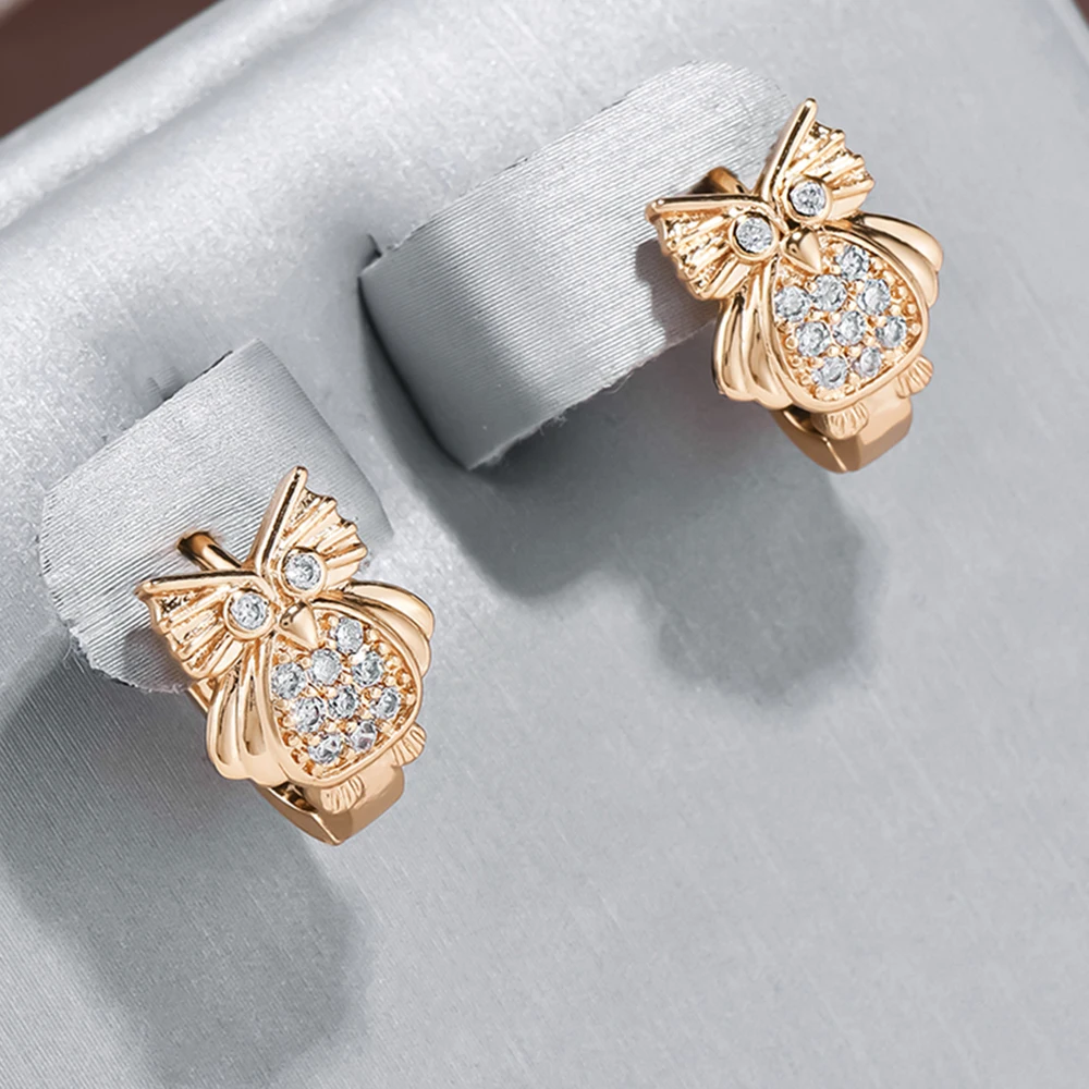 Pendientes elegantes de búho brillante