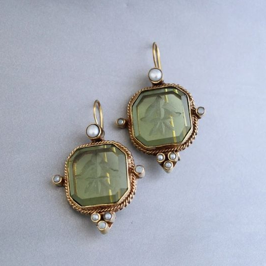 Pendientes vintage verdes y de perlas
