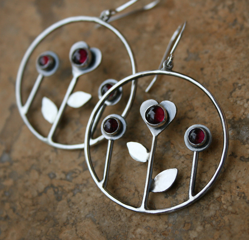 Pendientes de flor roja de corazón vintage