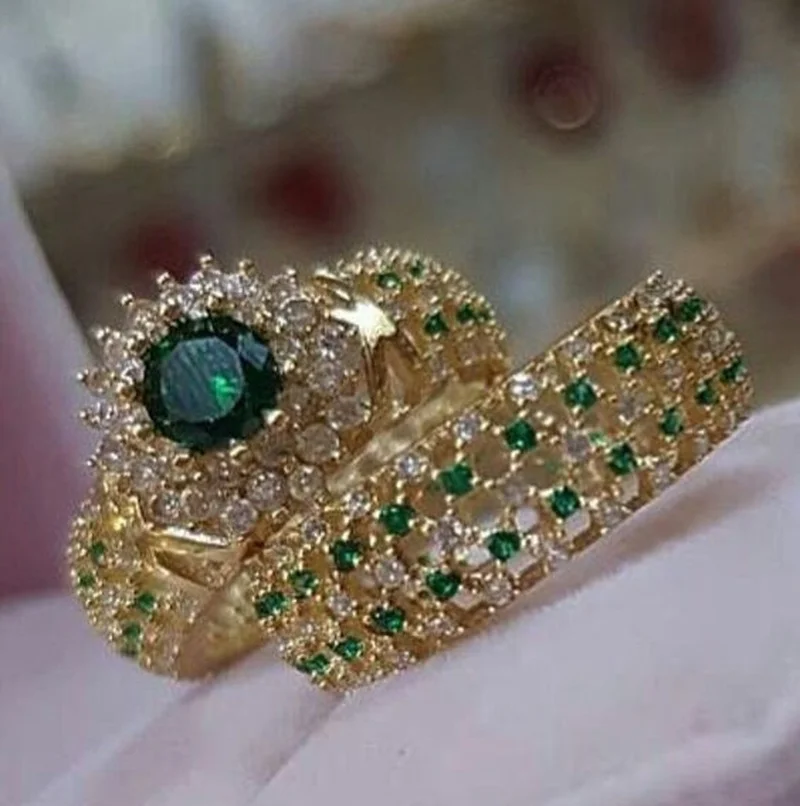 Anillo de circonita cúbica verde estilo vintage
